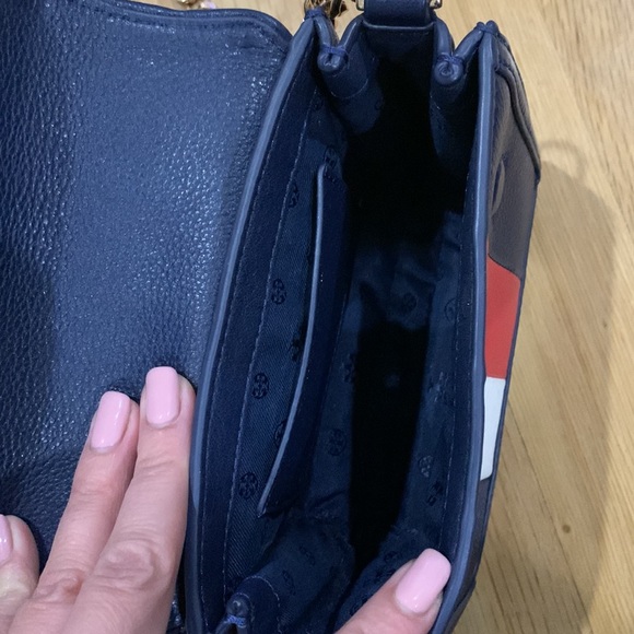 Stunning mini Tory Burch bag. Used once or twice. Excellent condition. Authentic - Picture 4 of 9